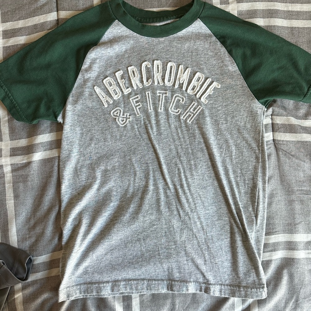 BOYS Abercrombie Rugby T - size 7/8